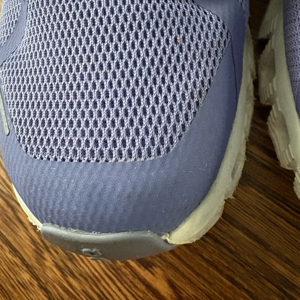 On Running Cloud 5 Sneakers in Blueberry and Feather - Picture 6 of 10